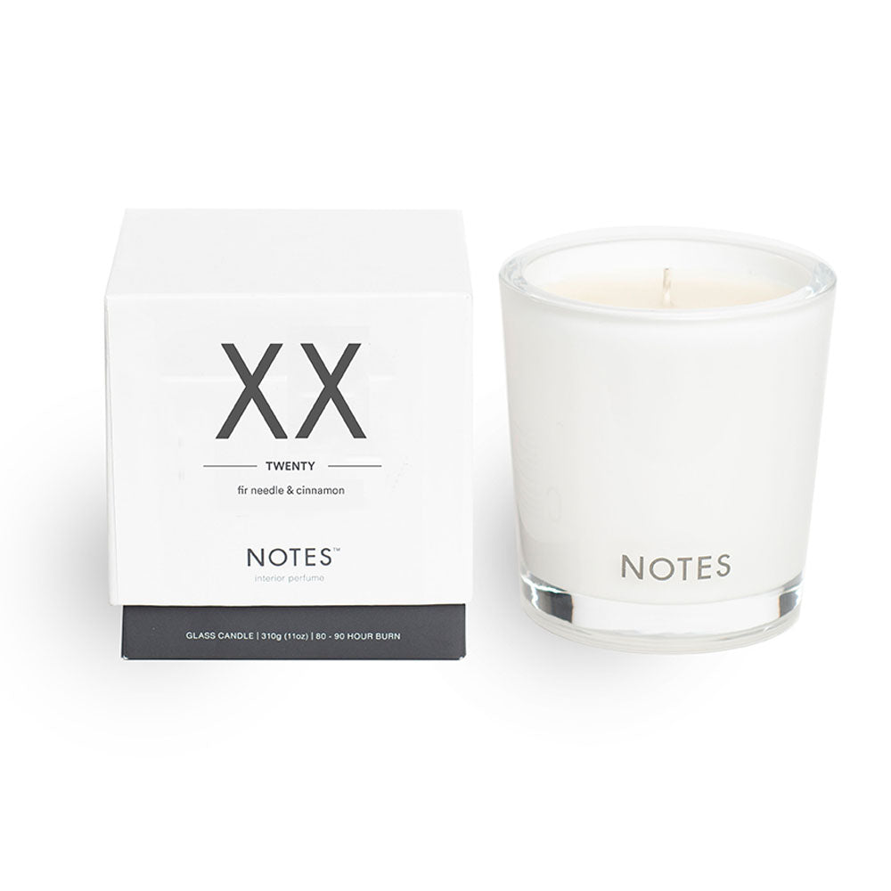 Notes candle XX - Dennengeur & kaneel - sojakaars - maat M
