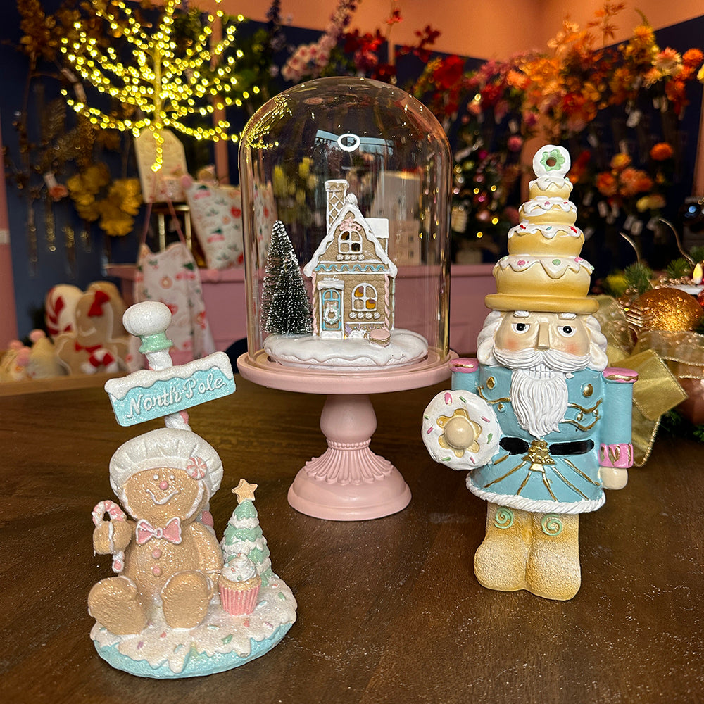 Viv! Christmas Kerstbeeld - Kerst Notenkraker met Donuts - pastel - blauw roze - 25cm