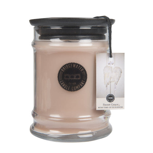 Bridgewater small jar candle Sweet Grace - licht frisse geur van passievrucht en patchouli