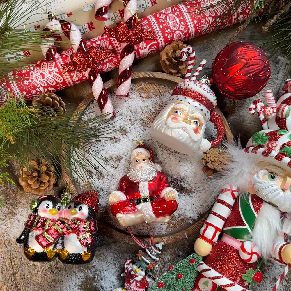 Kurt S. Adler Kerstornament - Kerstman Chocolademelk Mok - glas - wit rood - 13cm