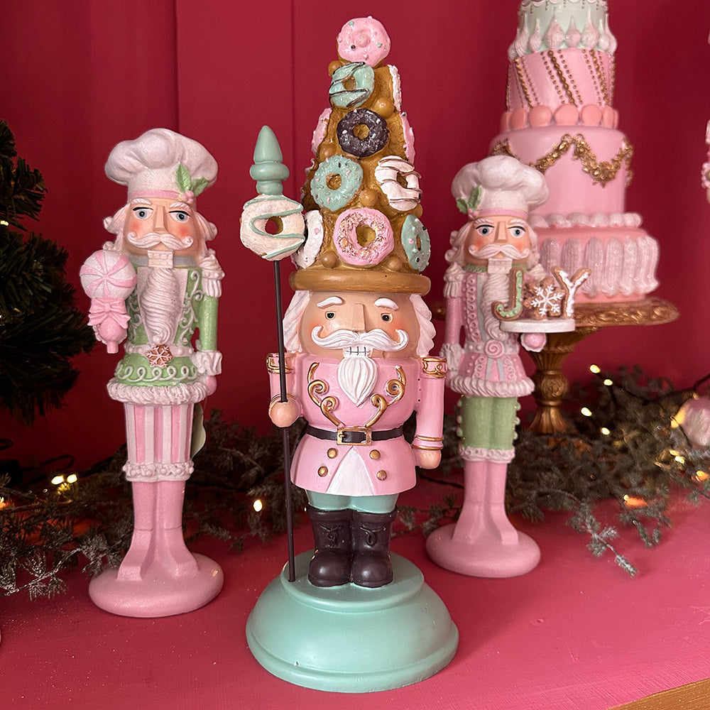 Viv! Christmas Kerstbeeld - Notenkraker met Donut Hoed en Staf - pastel - roze groen - 38cm