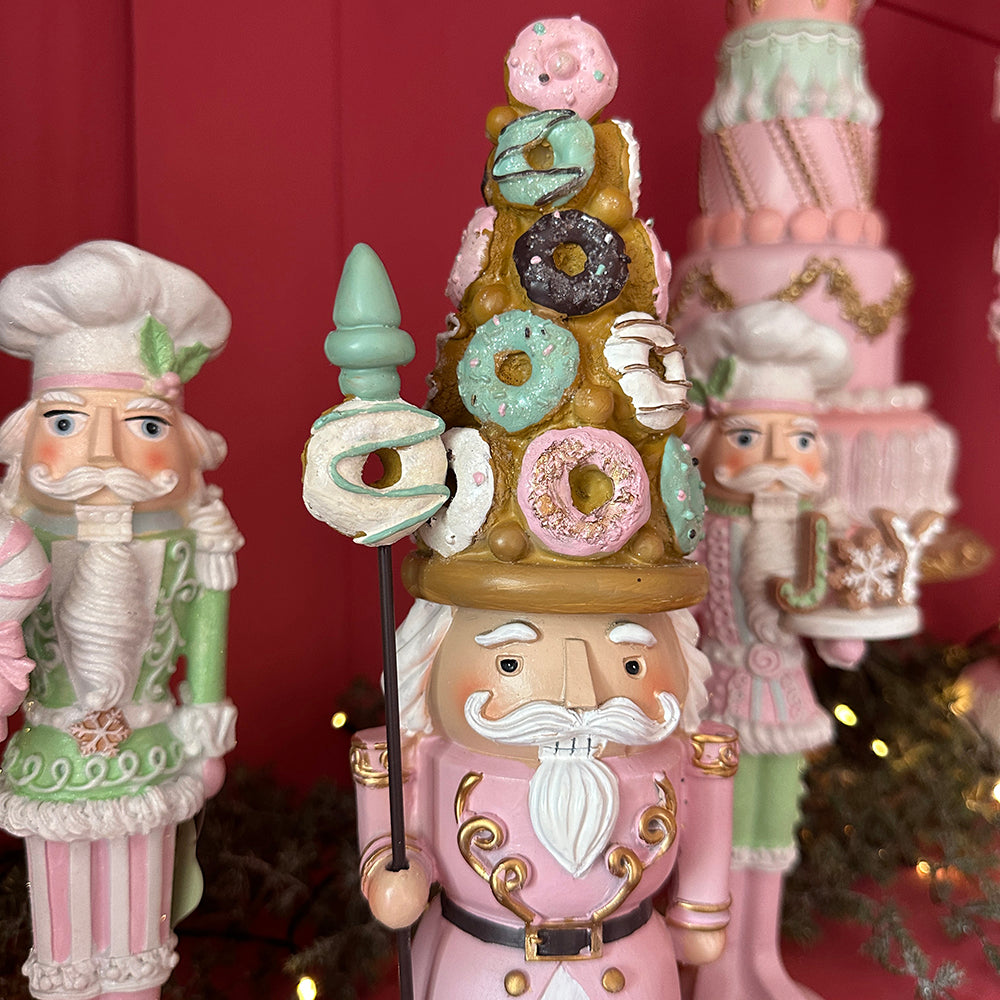 Viv! Christmas Kerstbeeld - Notenkraker met Donut Hoed en Staf - pastel - roze groen - 38cm