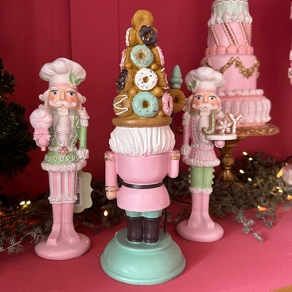 Viv! Christmas Kerstbeeld - Notenkraker met Donut Hoed en Staf - pastel - roze groen - 38cm