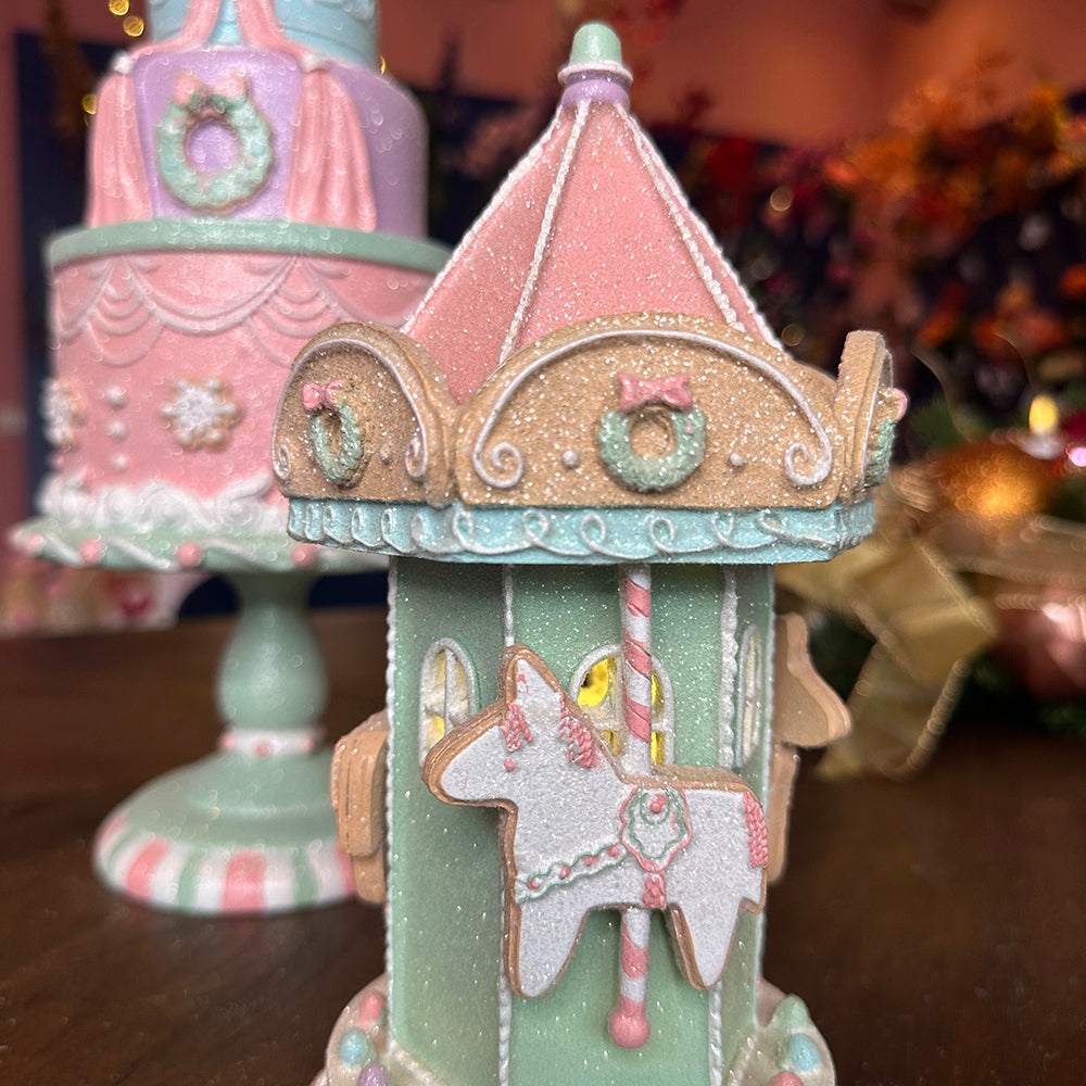 Viv! Christmas Kerstbeeld - Gingerbread Carrousel incl. LED Verlichting - pastel - roze groen - 22cm