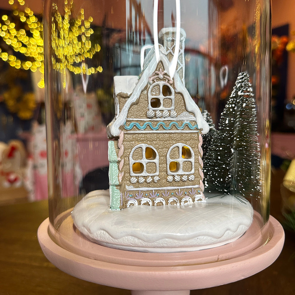 Viv! Christmas Kerstbeeld - Gingerbread Huis in Glazen Stolp incl. LED Verlichting - pastel roze - 30cm