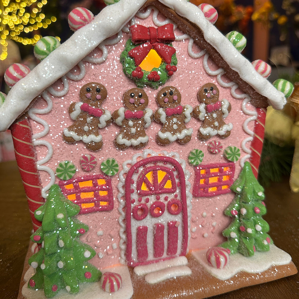 Viv! Christmas Kerstbeeld - Gingerbread Mannetjes Huis van Klei incl. LED Verlichting -  pastel roze - 22cm