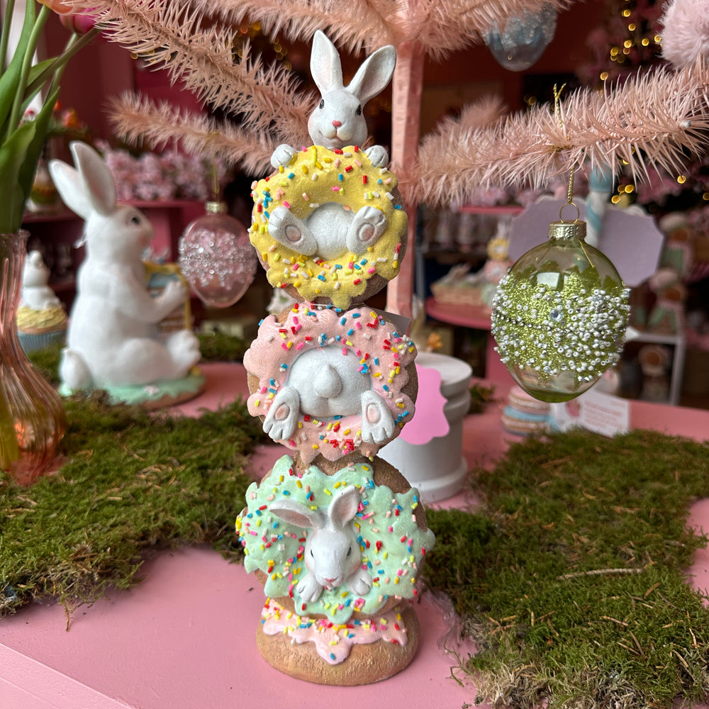 Viv! Christmas Paasdecoratie - Stapel Donuts met Paashazen - pasen - 30cm