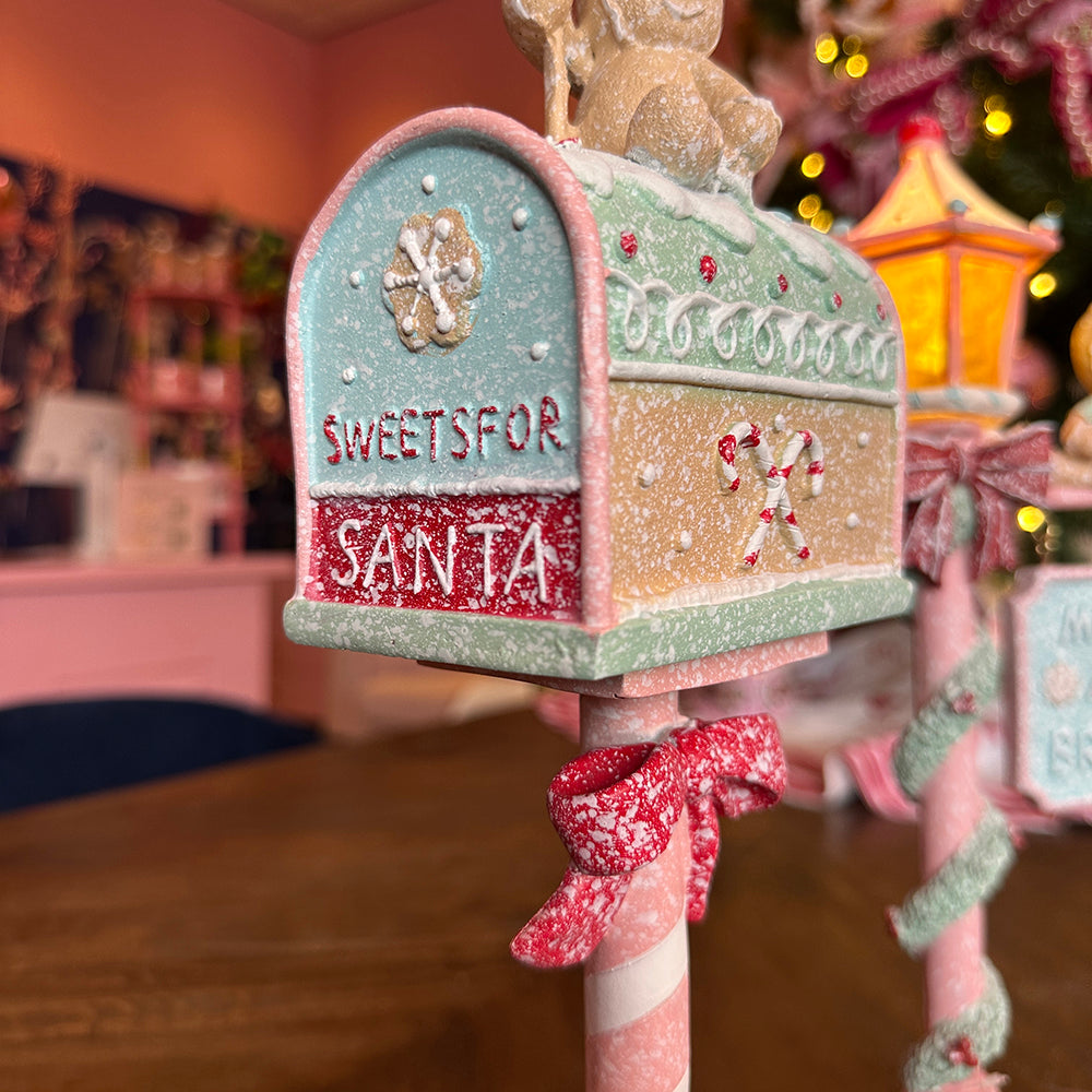 Viv! Christmas Kerstbeeld - Gingerbread Brievenbus - pastel - roze groen - 36cm