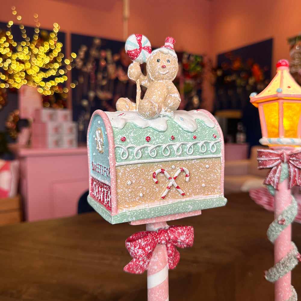 Viv! Christmas Kerstbeeld - Gingerbread Brievenbus - pastel - roze groen - 36cm