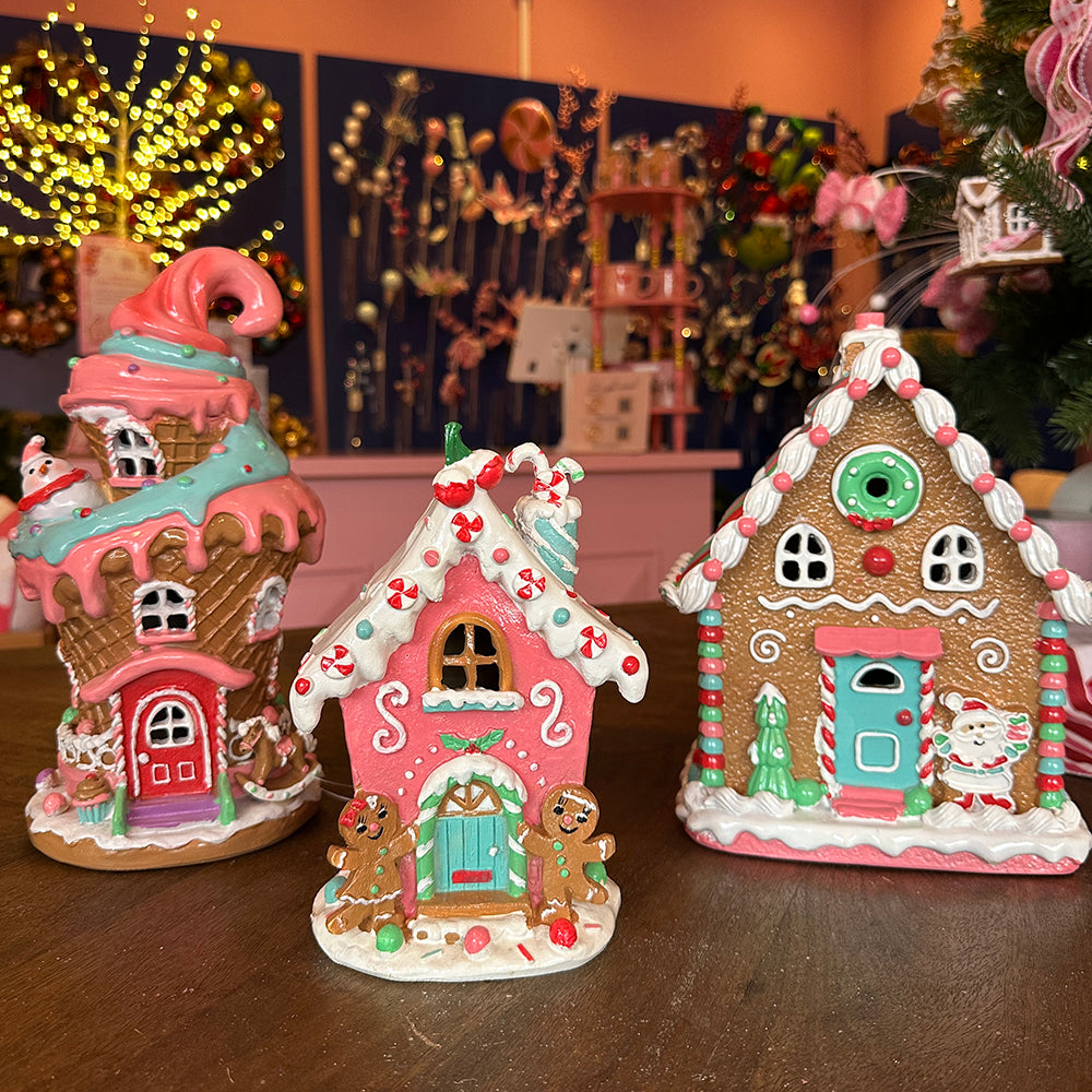 Viv! Christmas Kerstbeeld - Gingerbread Huis met Kerstman incl. LED Verlichting - roze rood blauw groen - 25cm