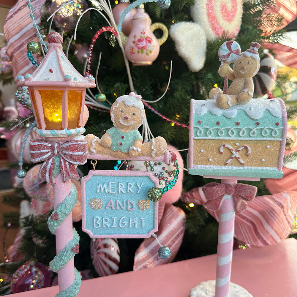 Viv! Christmas Kerstbeeld - Gingerbread Lantaarn incl. LED Verlichting - pastel - roze groen - 36cm