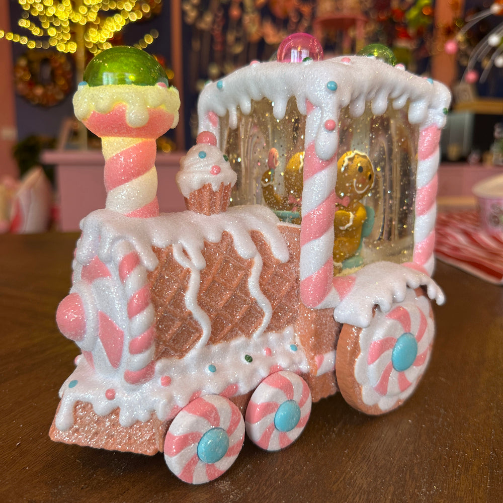 Viv! Christmas Kerst Sneeuwbol incl. LED - Gingerbread Trein met Peperkoekmannetje  - automatisch - pastel roze - 18cm