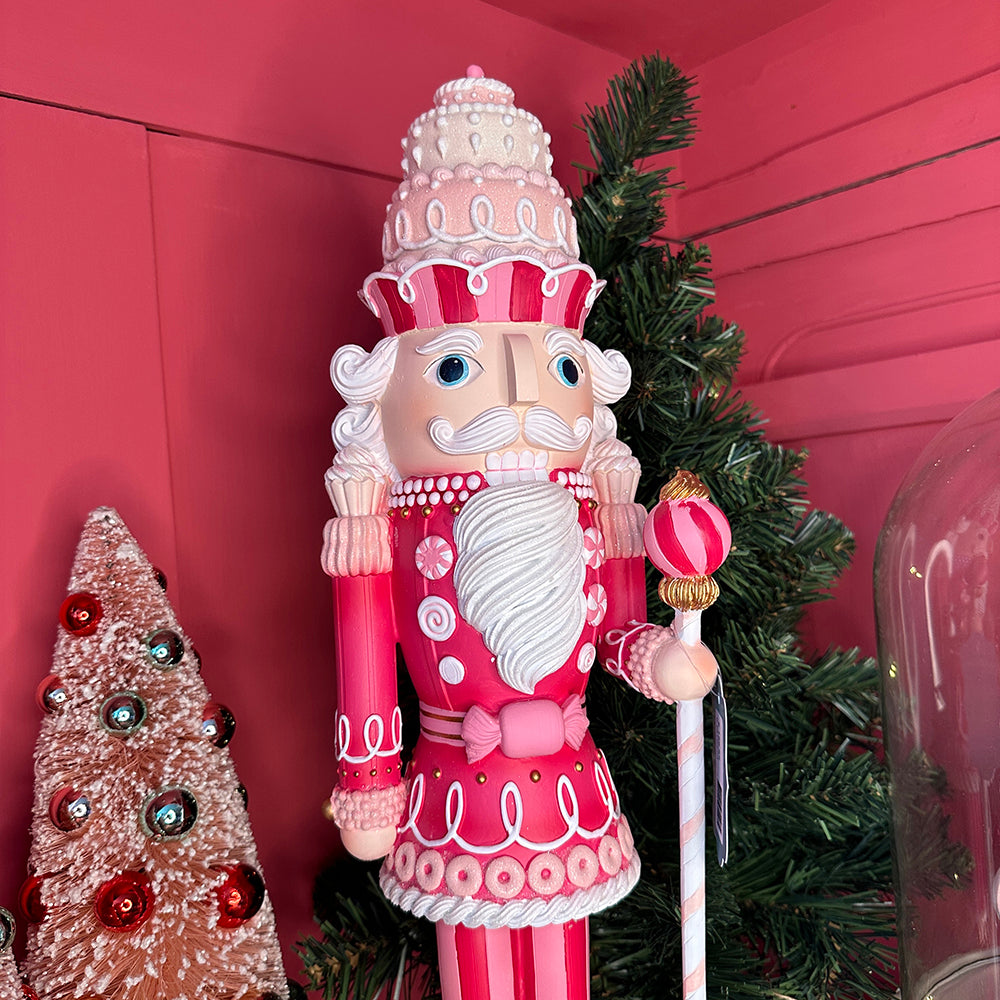 Viv! Christmas Kerstbeeld - Kerst Notenkraker Taart en Snoep - roze wit - 55cm