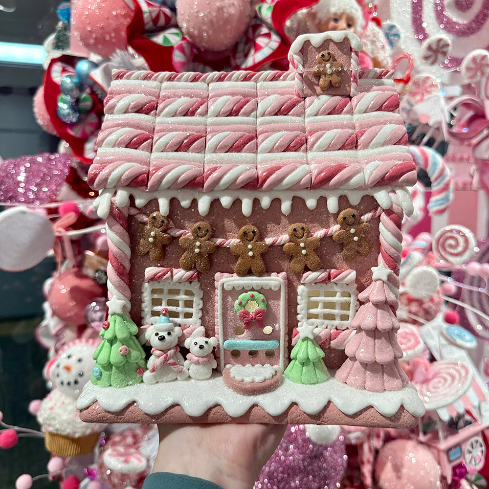 Viv! Christmas Kerstbeeld - Gingerbread Huis van Klei met Marshmallow Beertjes incl. LED Verlichting -  pastel roze - 23cm