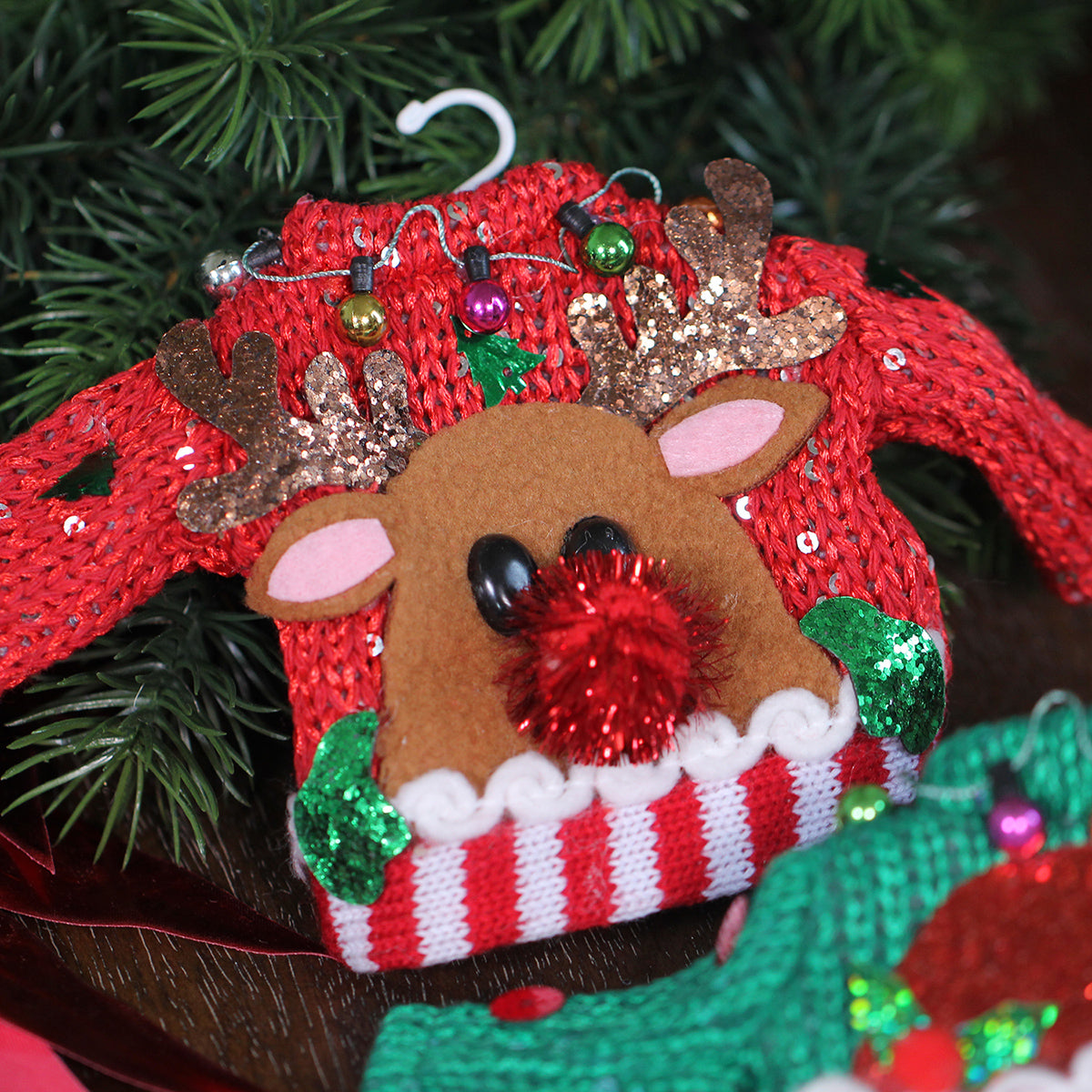 Viv! Home Luxuries Christmas ornament - Knitted Christmas sweaters - Santa and reindeer - set of 2 - red green - large - 21cm