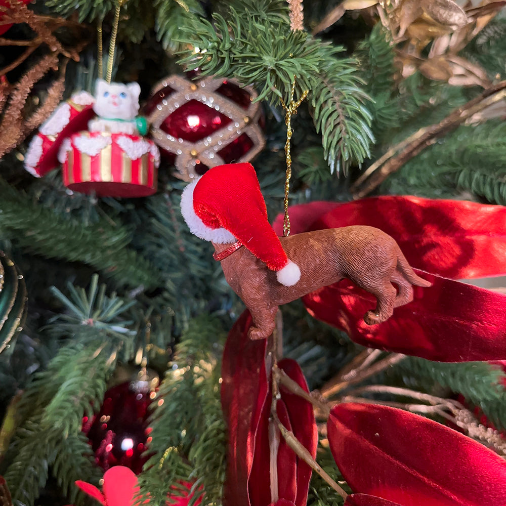 Viv! Christmas Kerstornament - Teckel met kerstmuts - bruin rood - 7cm