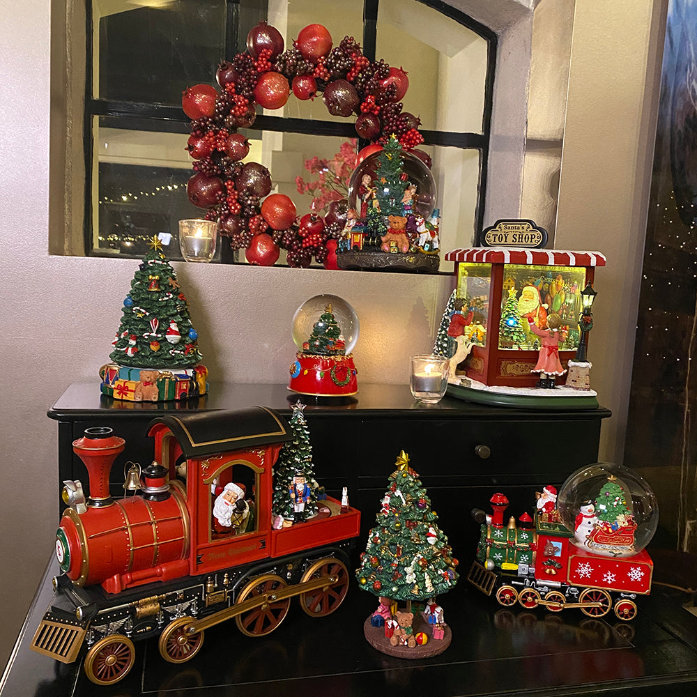 Viv! Christmas Kerst Sneeuwbol incl. muziekdoos - Kerstman in trein - rood - 22cm