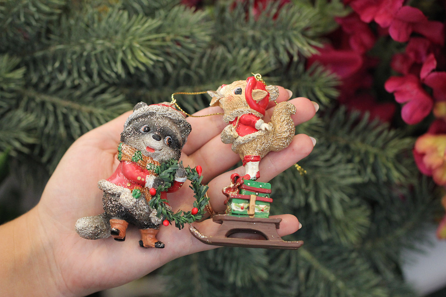 Viv! Christmas Kerstornament - eekhoorn en wasbeer - set van 2 - bruin - 9cm