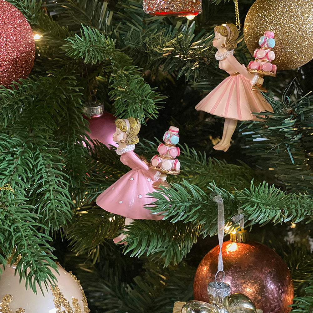 Viv! Home Luxuries Christmas ornament - girls with macaron kiss - set of 2 - pink - 9cm