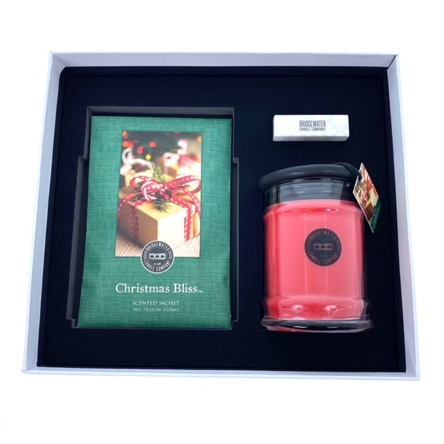 Bridgewater Christmas Bliss - luxe kadoverpakking - kerstgeur - geurkaars met 2 geurzakjes en lucifers - Viv! Home Luxuries